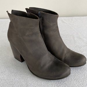 Coclico Waxy Gray Leather Booties, size 37.5